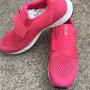 TIEM Women's Pink Spin Shoes BNWT size 8.5